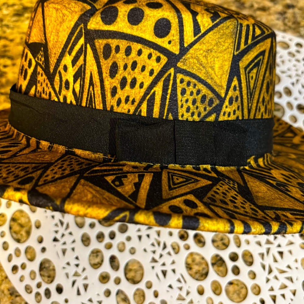 Sassy Jones Women's Black/Gold Fedora - Picture 5 of 5